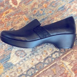 NEW Dansko black leather clogs